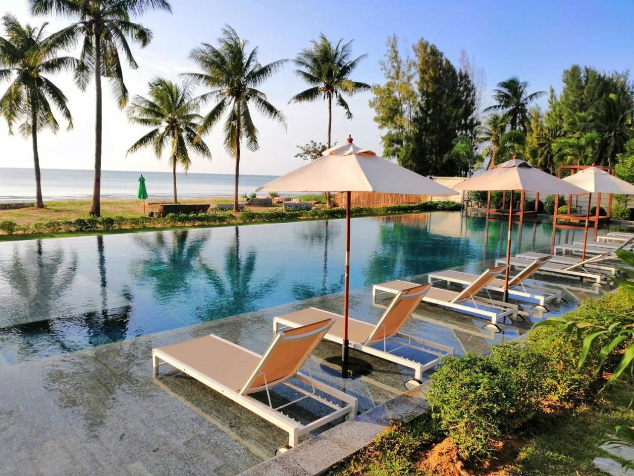 Tungtong Beach Villas Thap Sakae Exteriör bild