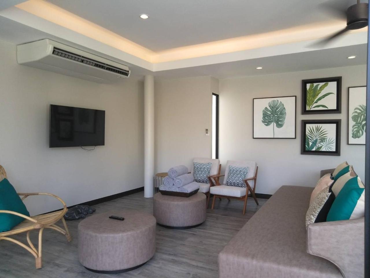 Tungtong Beach Villas Thap Sakae Exteriör bild