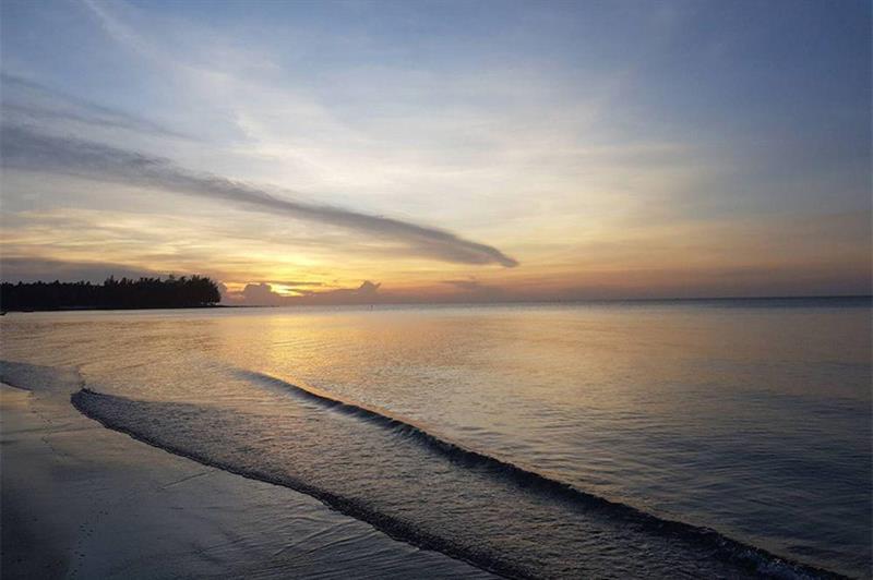Tungtong Beach Villas Thap Sakae Exteriör bild